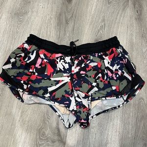 Lululemon hotty hot short